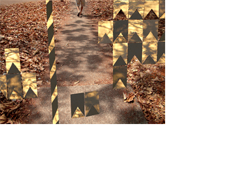 Colagem de uma composição de mastro e bandeirinhas de Volpi sobre uma foto horizontal. A foto do fundo é de uma calçada em perspectiva, centralizada e ladeada por folhas secas, tudo em tons de bege e marrom. Acima, saindo do quadro, uma pessoa de bermuda caqui e chinelo aparece das coxas para baixo, caminhando para longe. As bandeirinhas e o mastro foram recortados de outra foto, de uma parede amarela com desenhos de sol e sombras; seus tons variam de amarelo a marrom acinzentado.