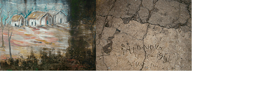 A foto da direita mostra um chão de cimento em dois tons de marrom, com muitas rachaduras e uma inscrição feita à mão: Rio Novo 4-10-1951 A. V. S. N. A da esquerda é de uma pintura naif em uma parede, antiga e com cores desbotadas, mostrando três casinhas da roça, duas árvores secas, um chão rosa, laranja e branco e um fundo azulado. Um terço da pintura está coberto por limo marrom escuro, à direita e embaixo.